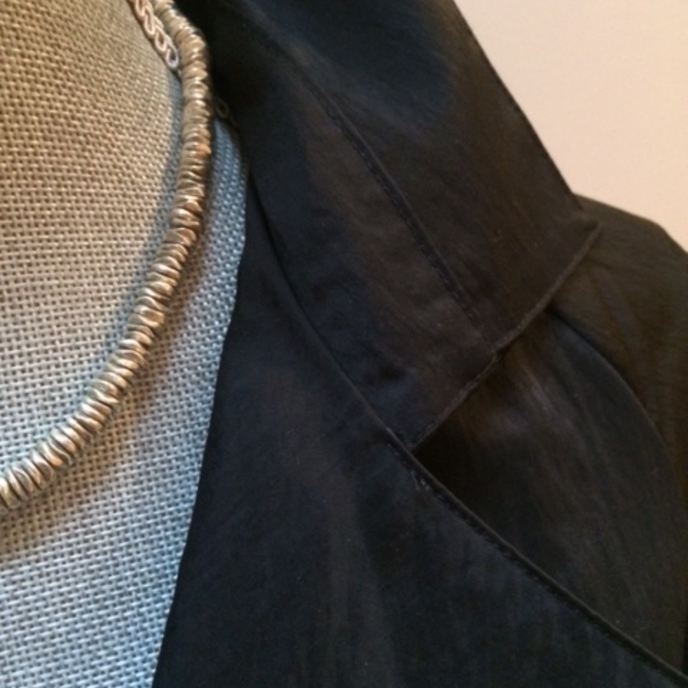 🌸 UCHUU BLACK TRENCH COAT NWOT - Picture 3 of 11